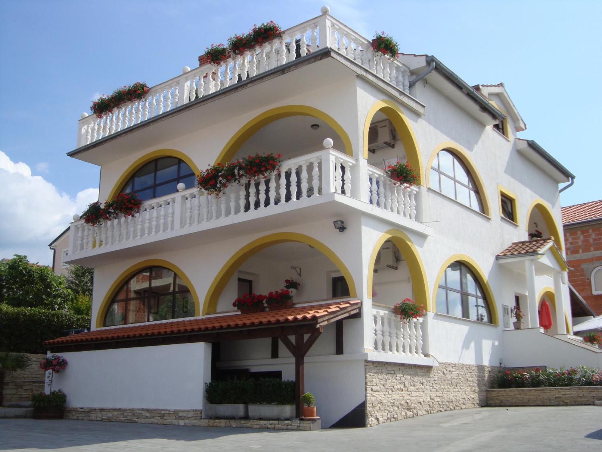 Villa Flora Malinska Exterior photo